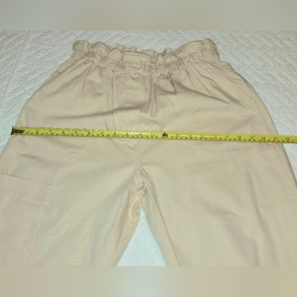 Anthropologie Beige Cargo-Style Capri Pants Women's Size Small - Picture 6 of 11